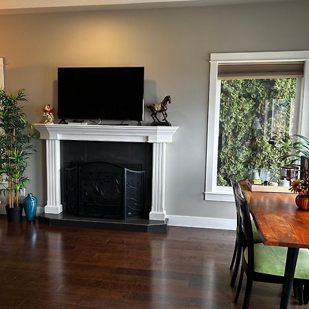 Casa Grande Lakeview House เวสต์ เคโลว์นา ภายนอก รูปภาพ
